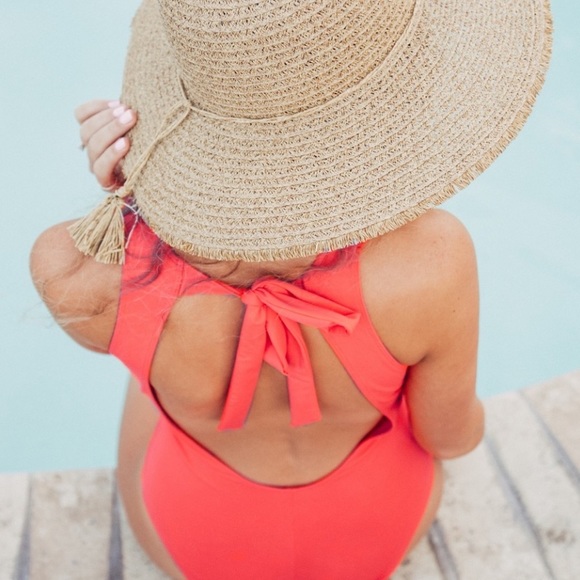 Ruffle neck one piece swimsuit size small - Picture 2 of 7